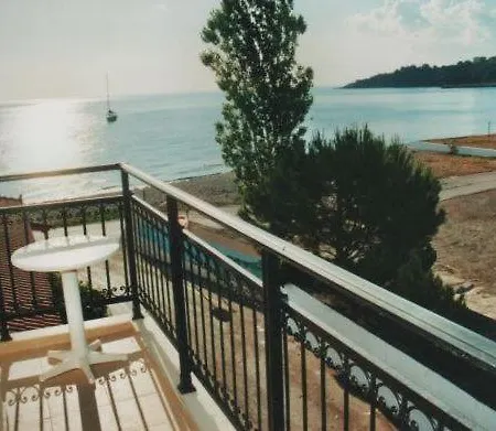 Poros House * 波罗斯