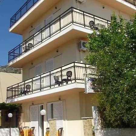 Poros House 招待所