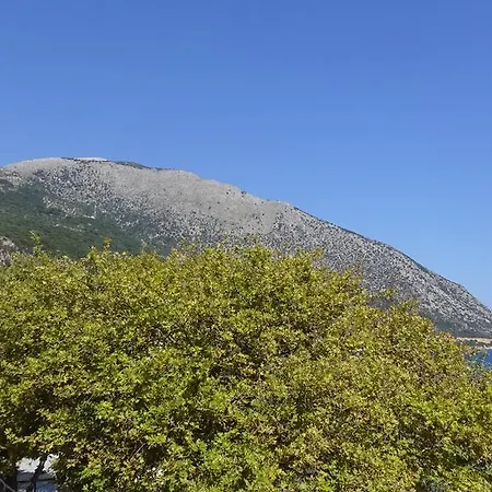 招待所 Poros House *