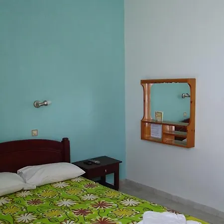 招待所 Poros House