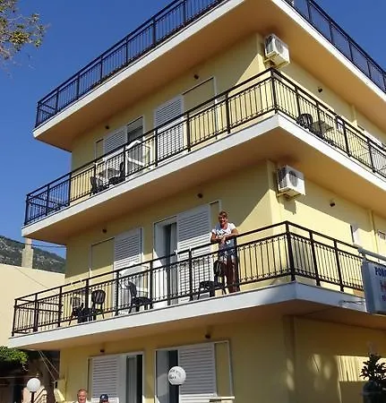 Pensiune House *