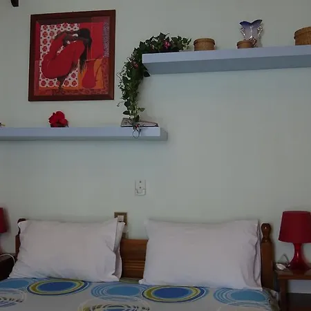 招待所 Poros House