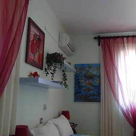 招待所 Poros House