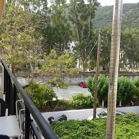 Poros House 招待所 波罗斯