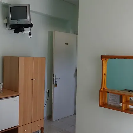 House 招待所 *
