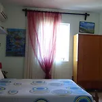 בית הארחה House פורוס