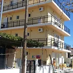 House בית הארחה *